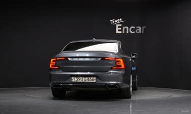 S90