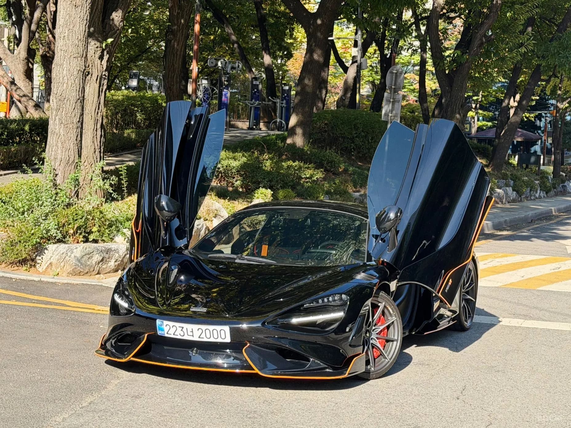 765LT