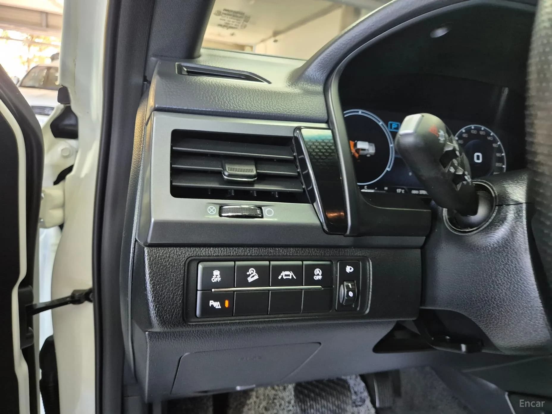Rexton Sports Khan