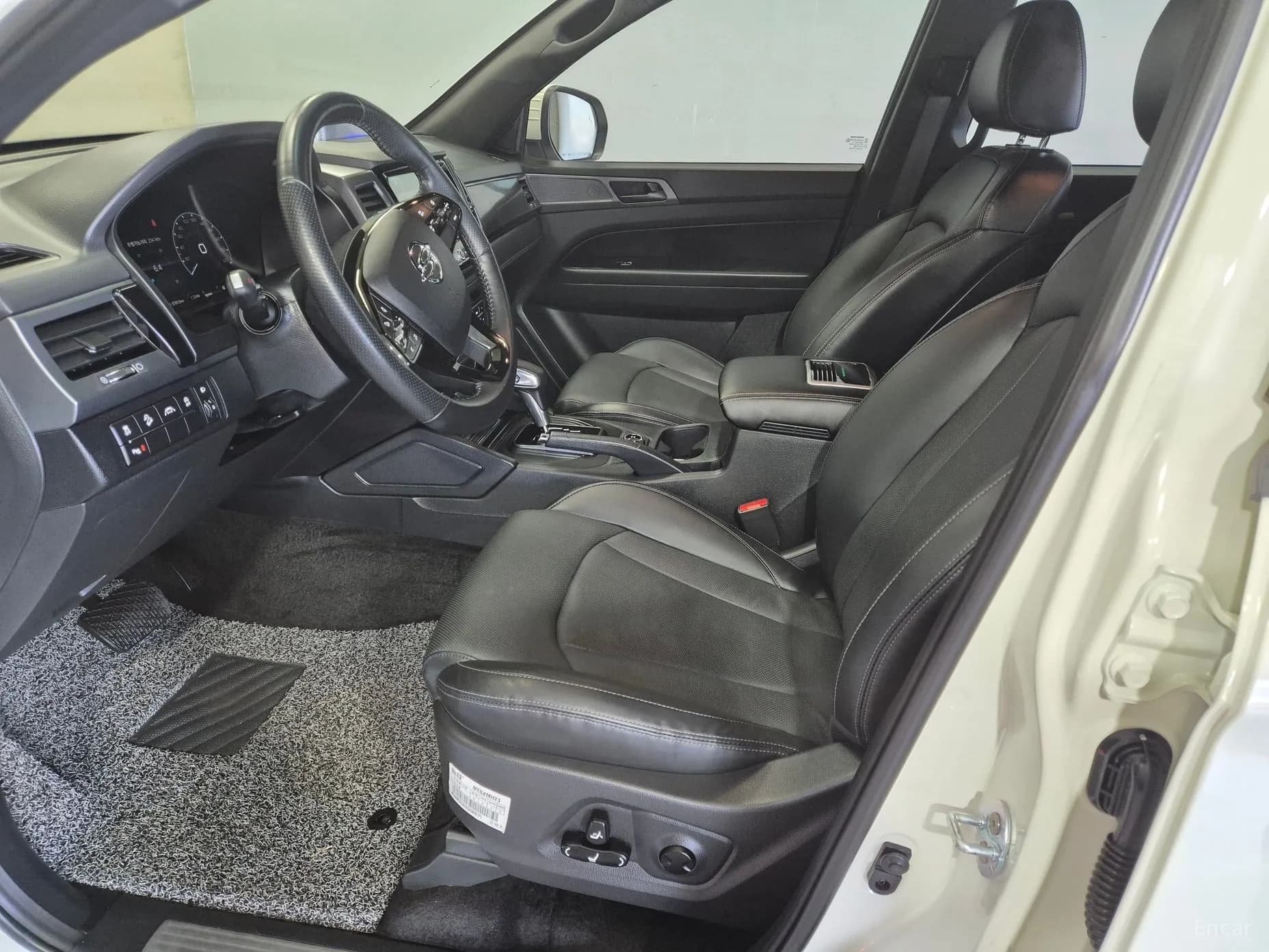 Rexton Sports Khan