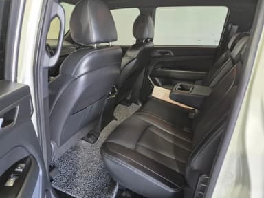 Rexton Sports Khan