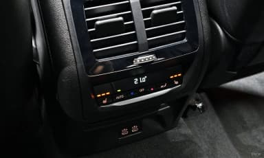 X4 (G02)