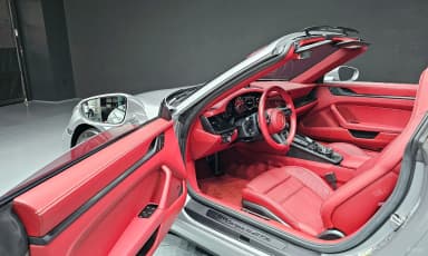911 (992)