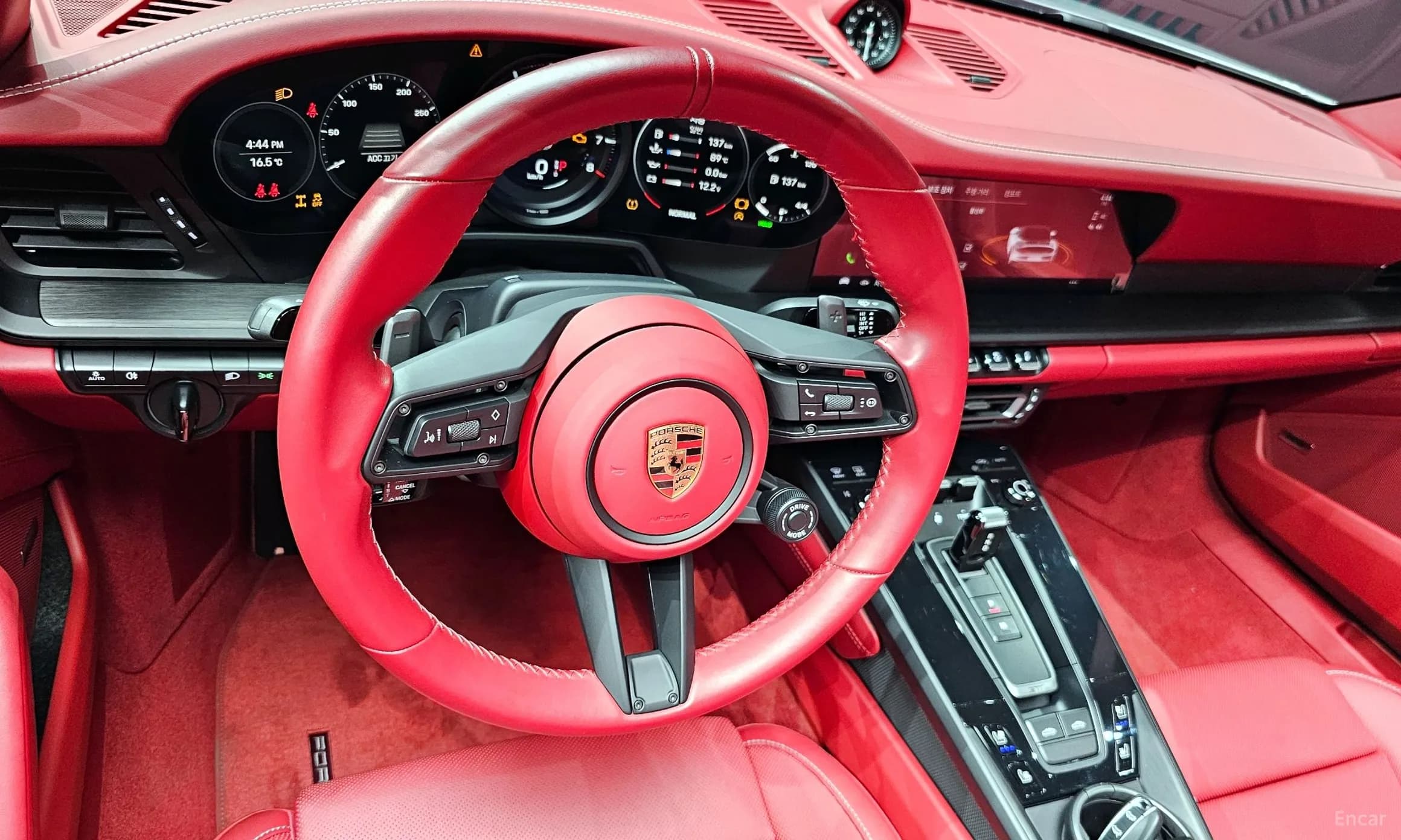 911 (992)