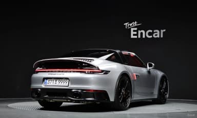911 (992)