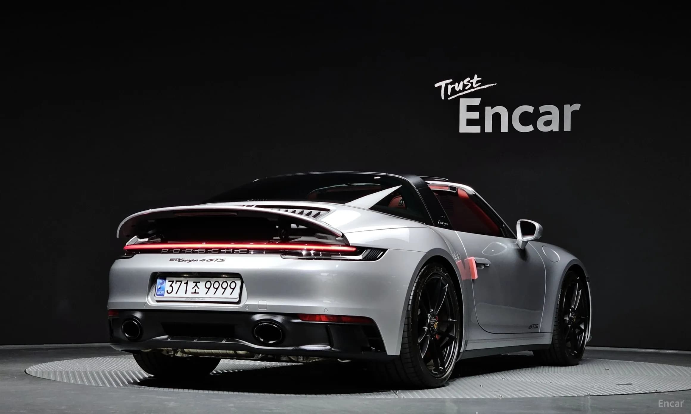 911 (992)