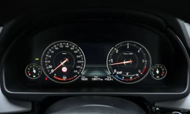 X5 (F15)