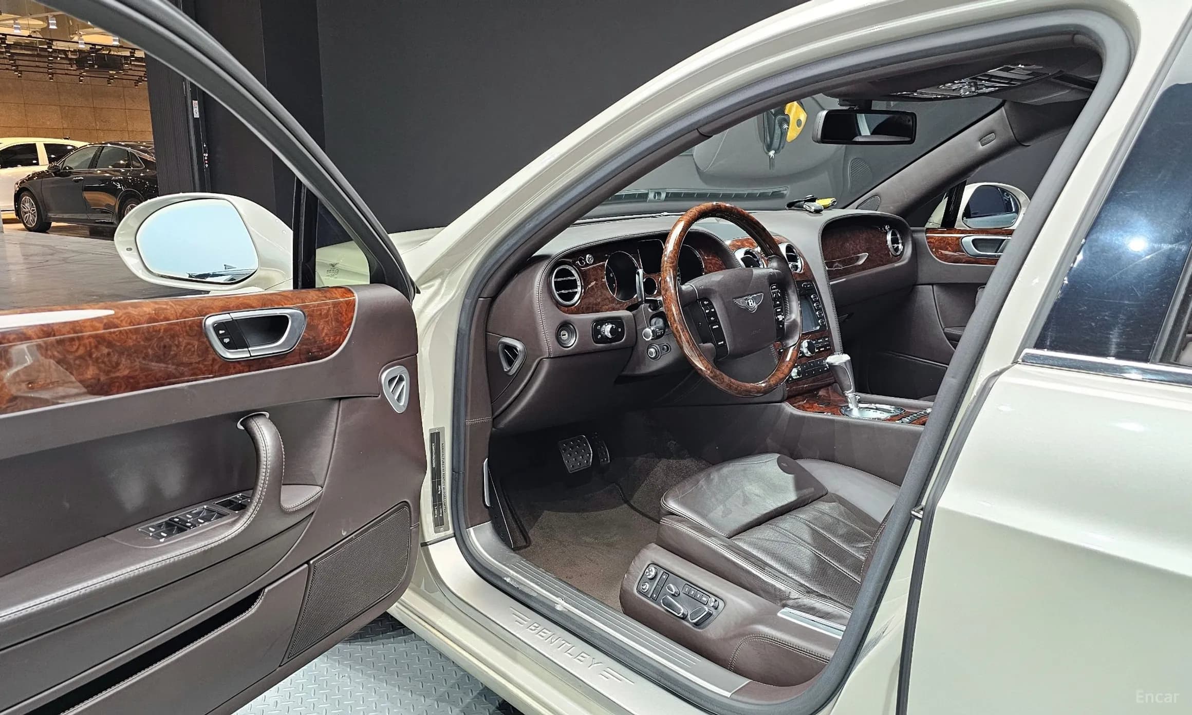 Flying Spur Gen 1