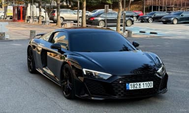 R8 (4S)