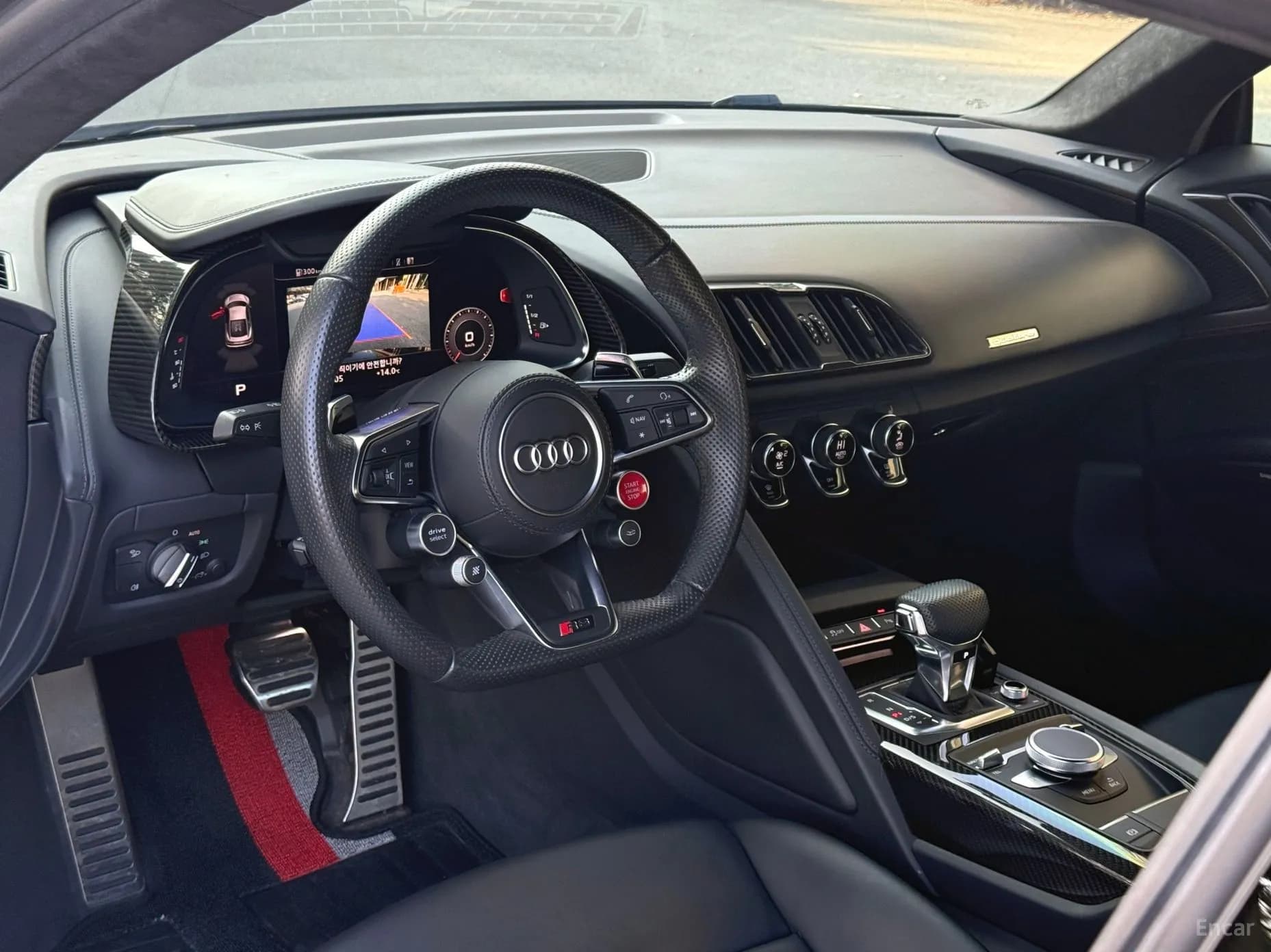 R8 (4S)