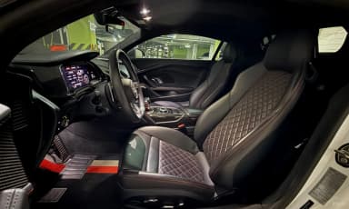 R8 (4S)