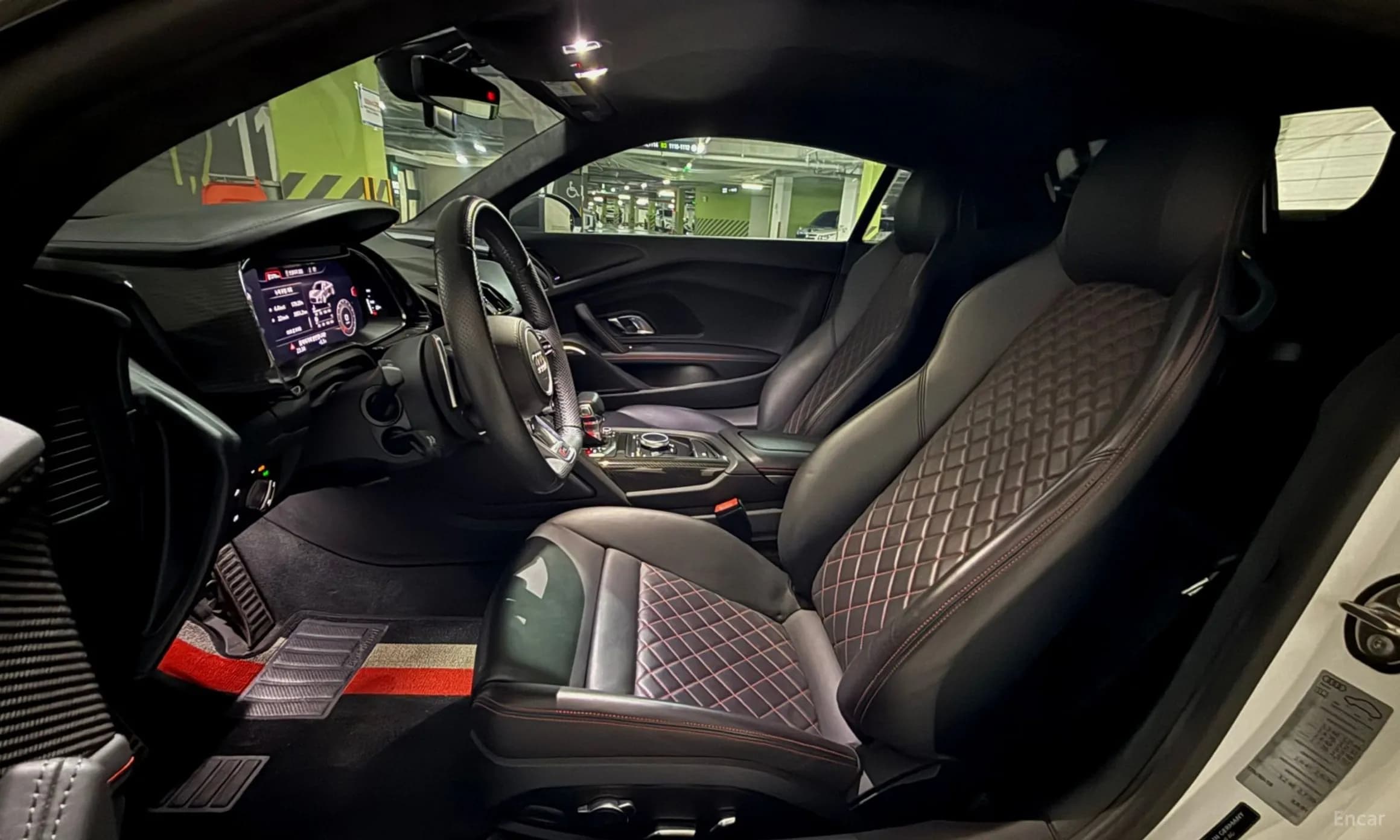 R8 (4S)