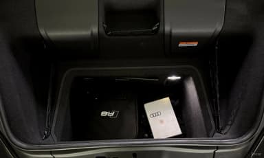 R8 (4S)
