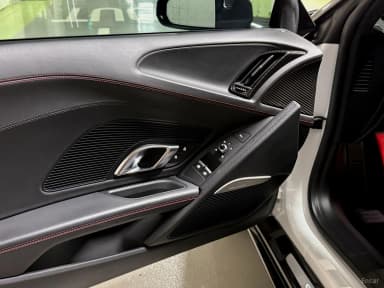 R8 (4S)