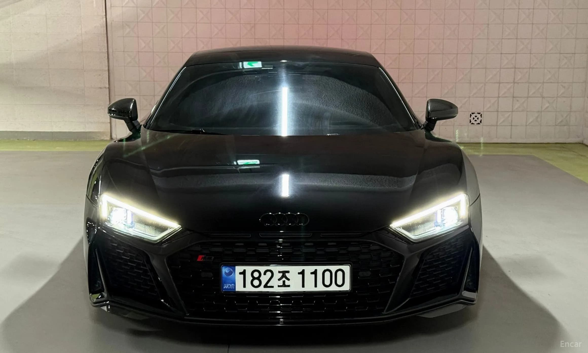 R8 (4S)