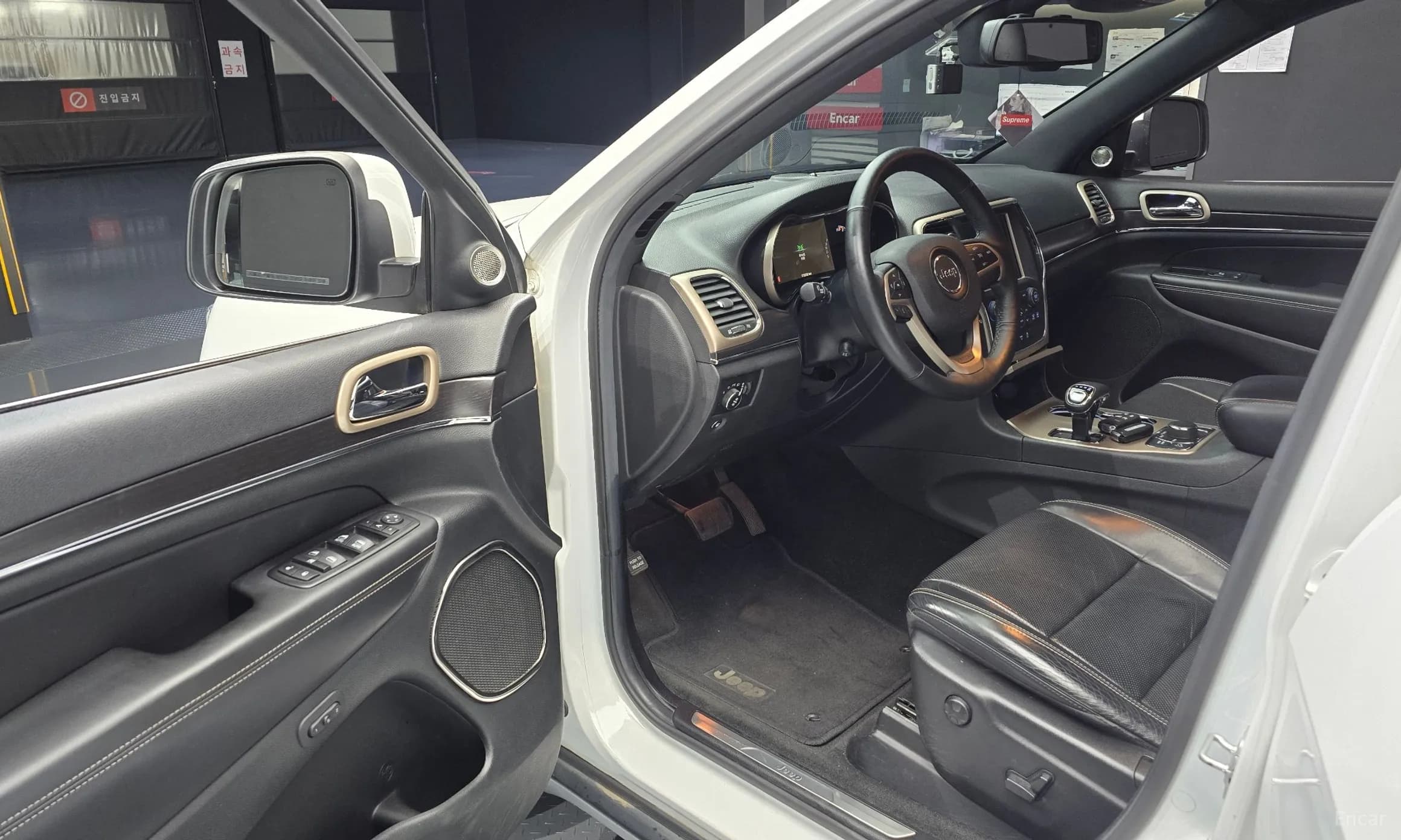 Grand Cherokee