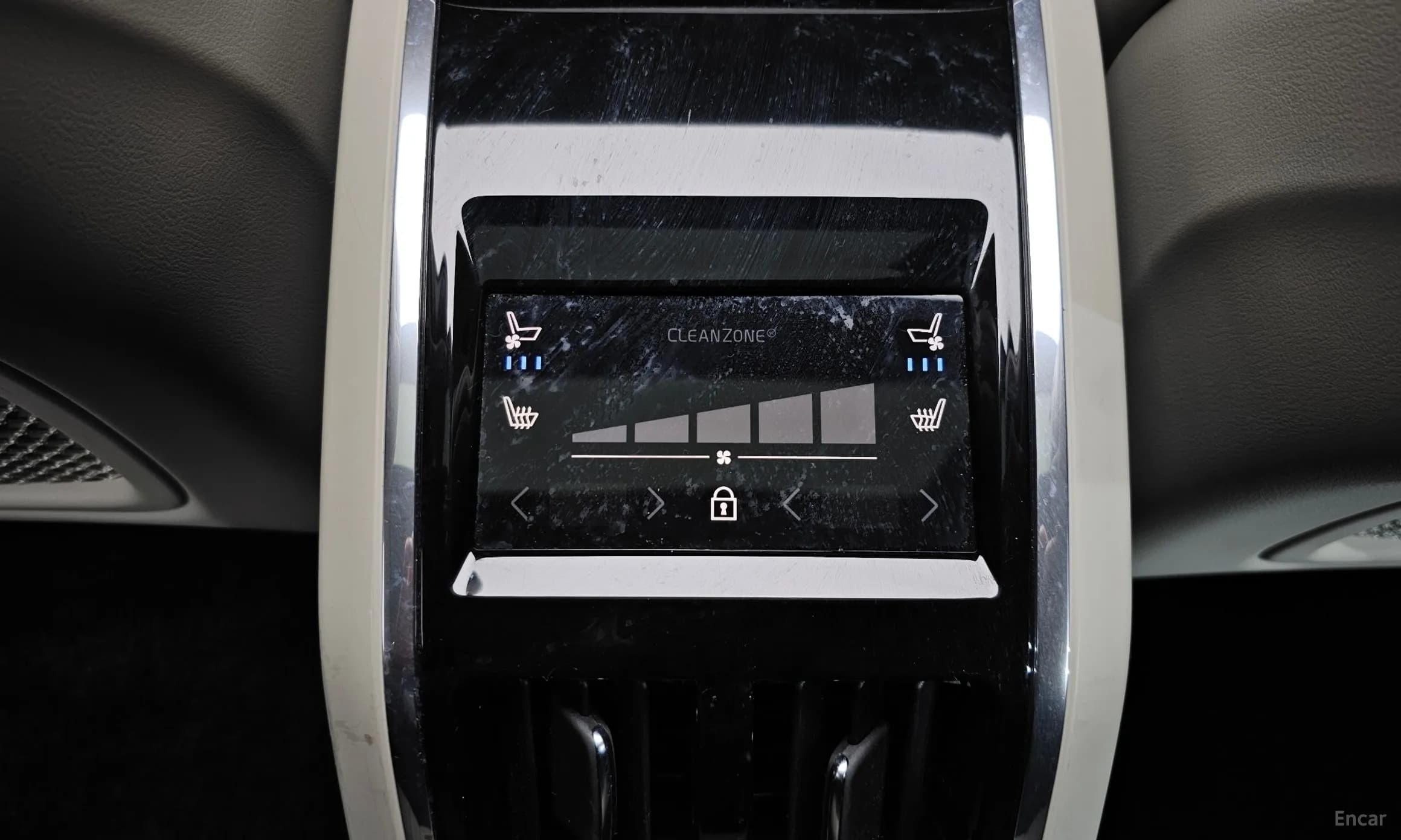 S90
