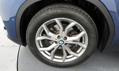 X3 (G01)