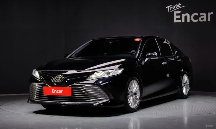 Camry (XV70)