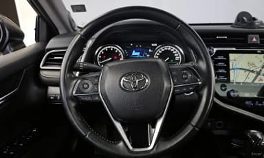 Camry (XV70)