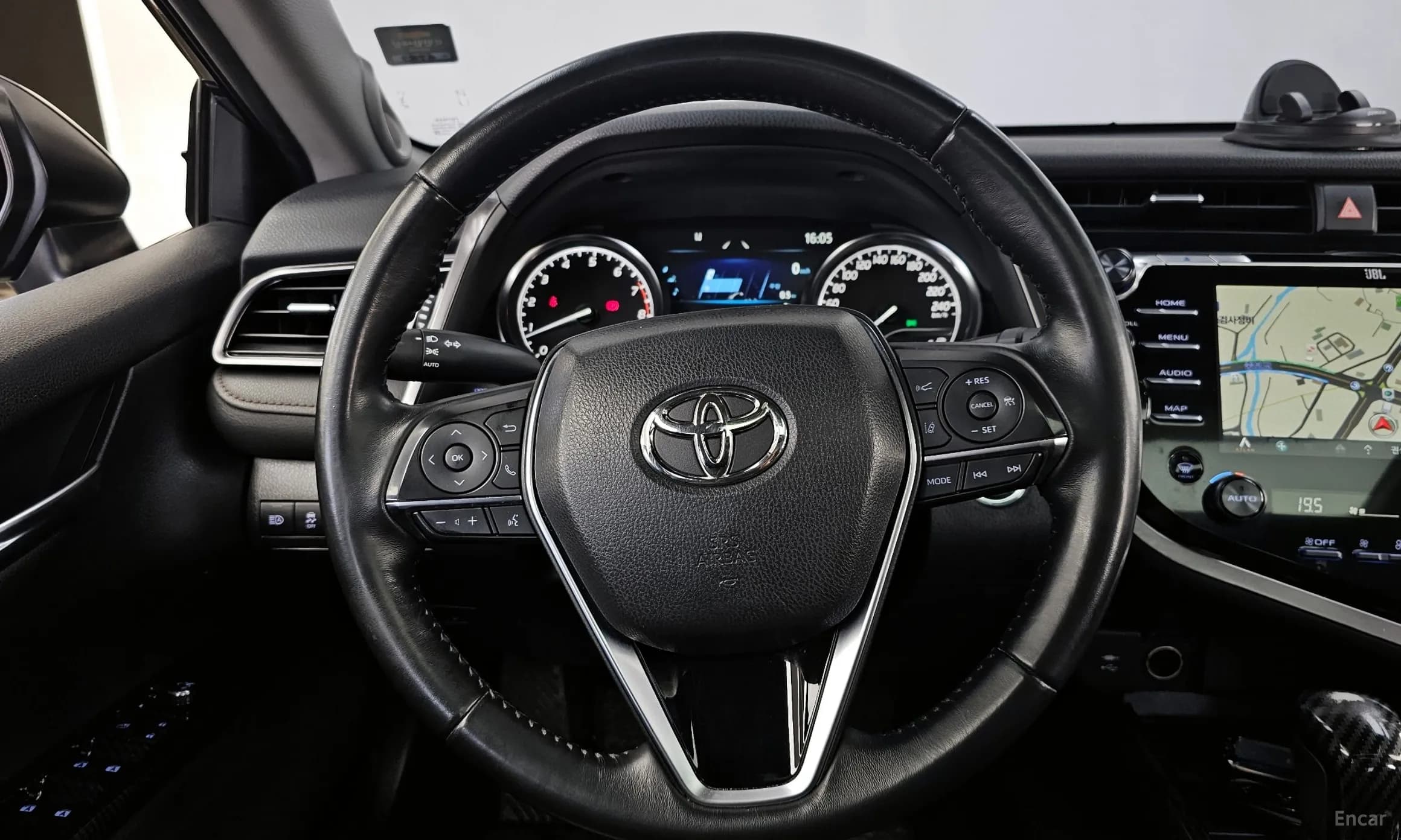 Camry (XV70)
