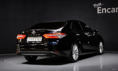 Camry (XV70)