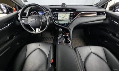 Camry (XV70)