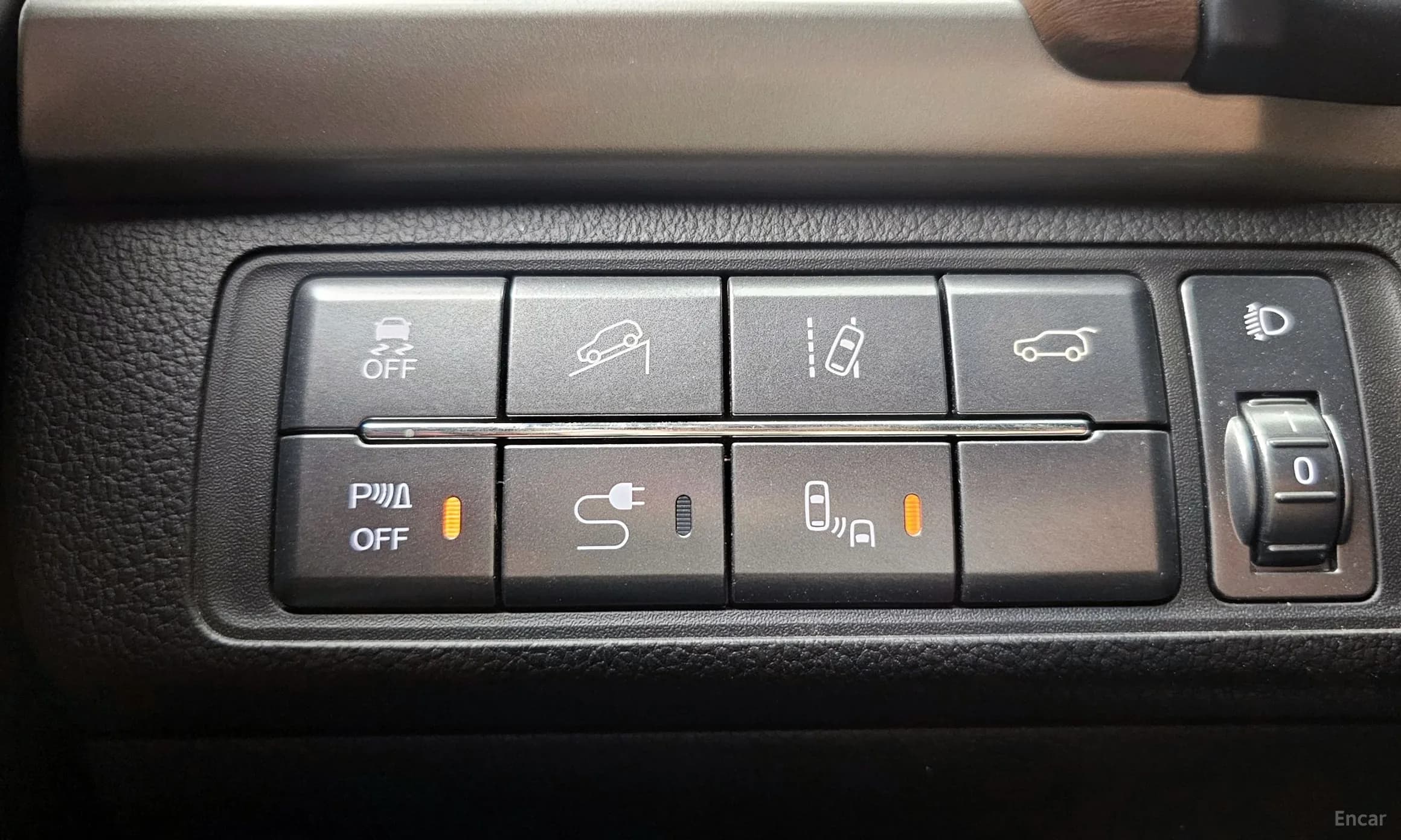 G4 Rexton