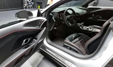 R8 (4S)