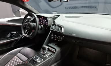 R8 (4S)