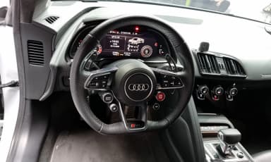 R8 (4S)