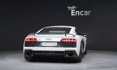 R8 (4S)
