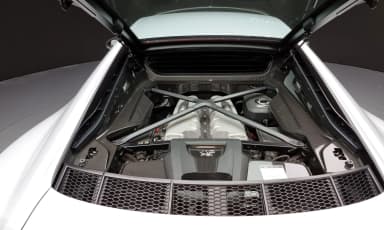 R8 (4S)