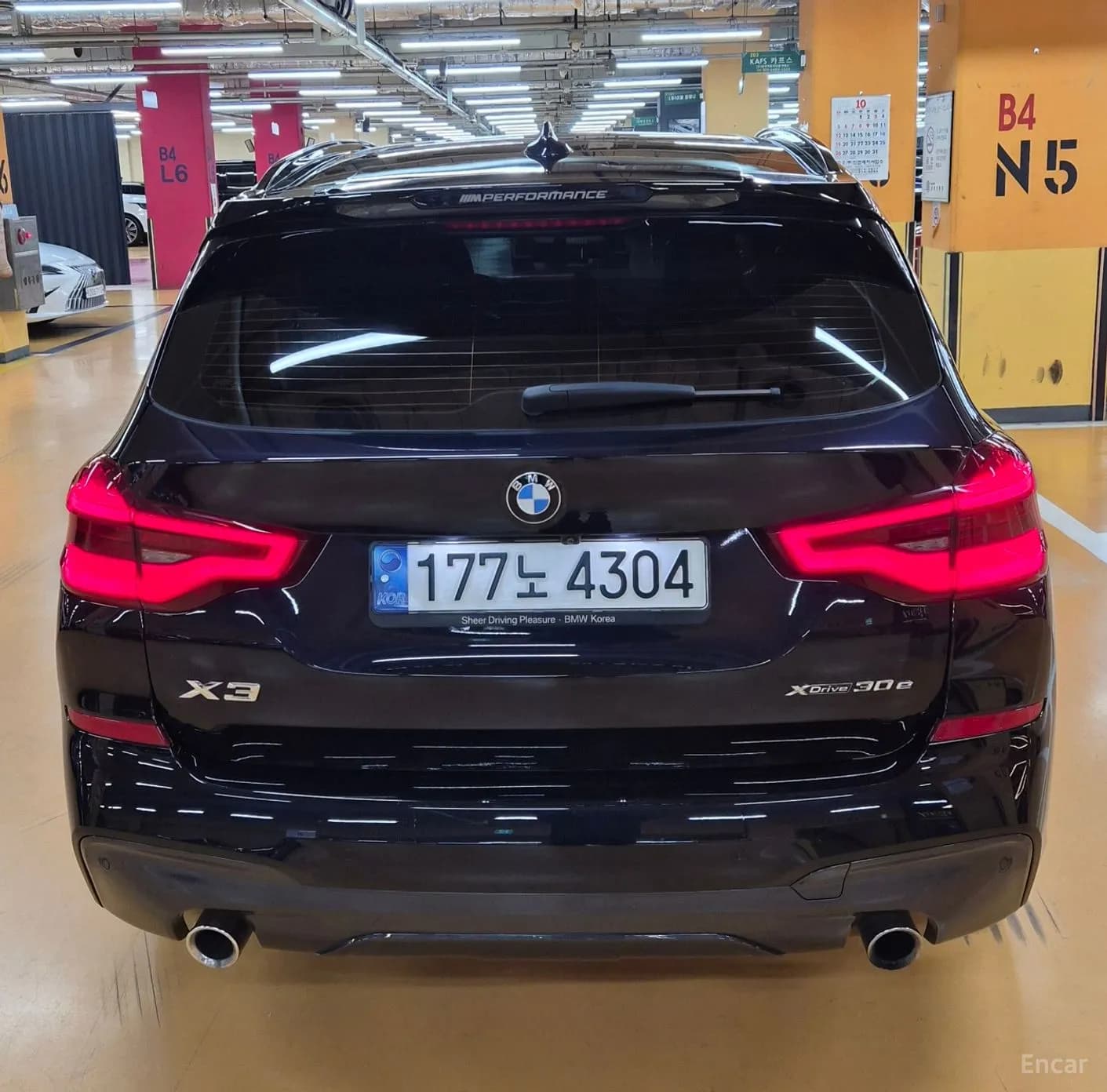 X3 (G01)