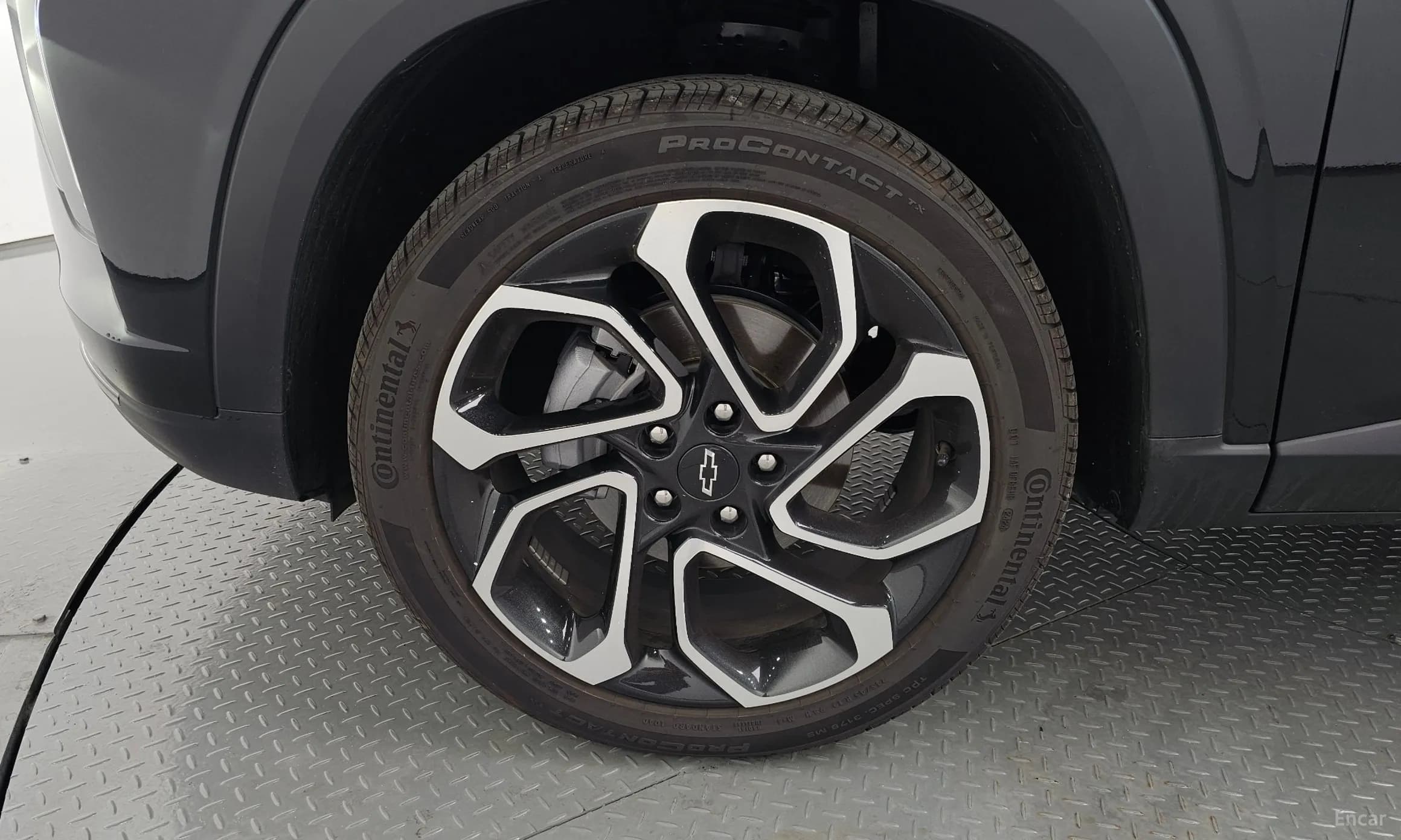 Trax Crossover