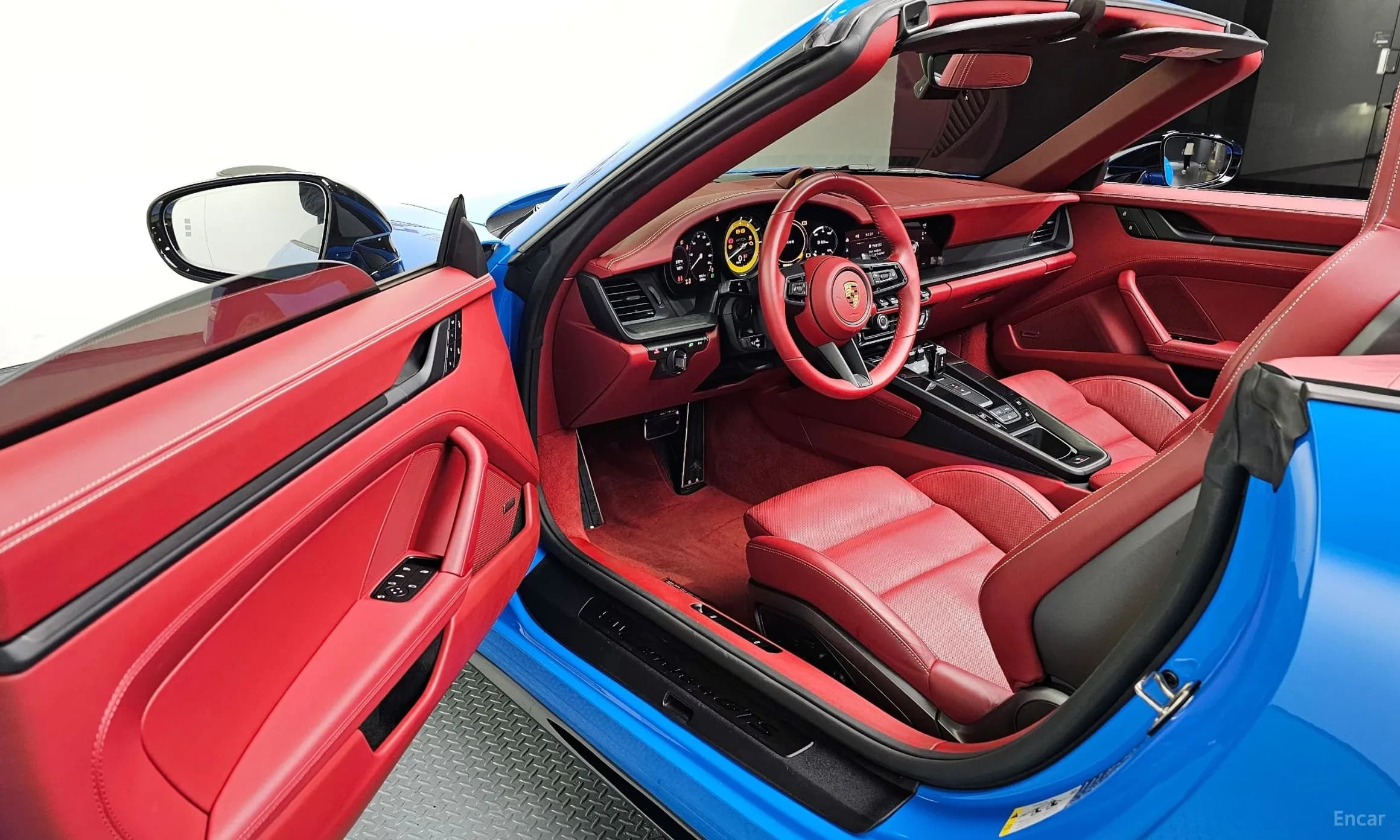 911 (992)