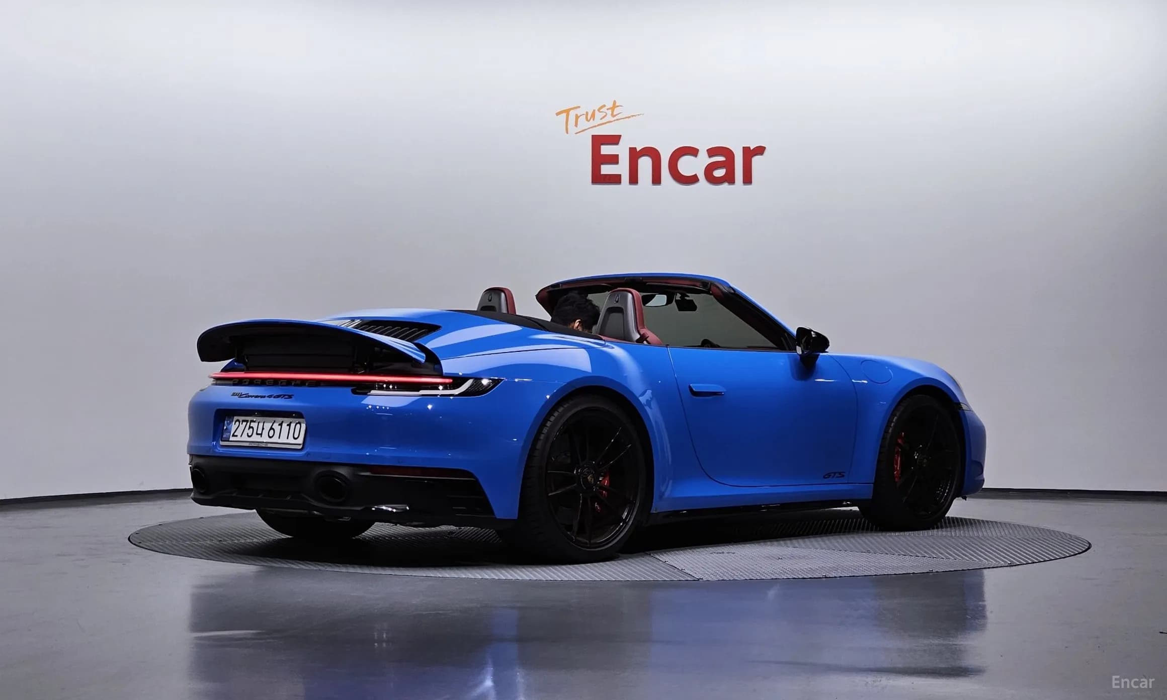 911 (992)