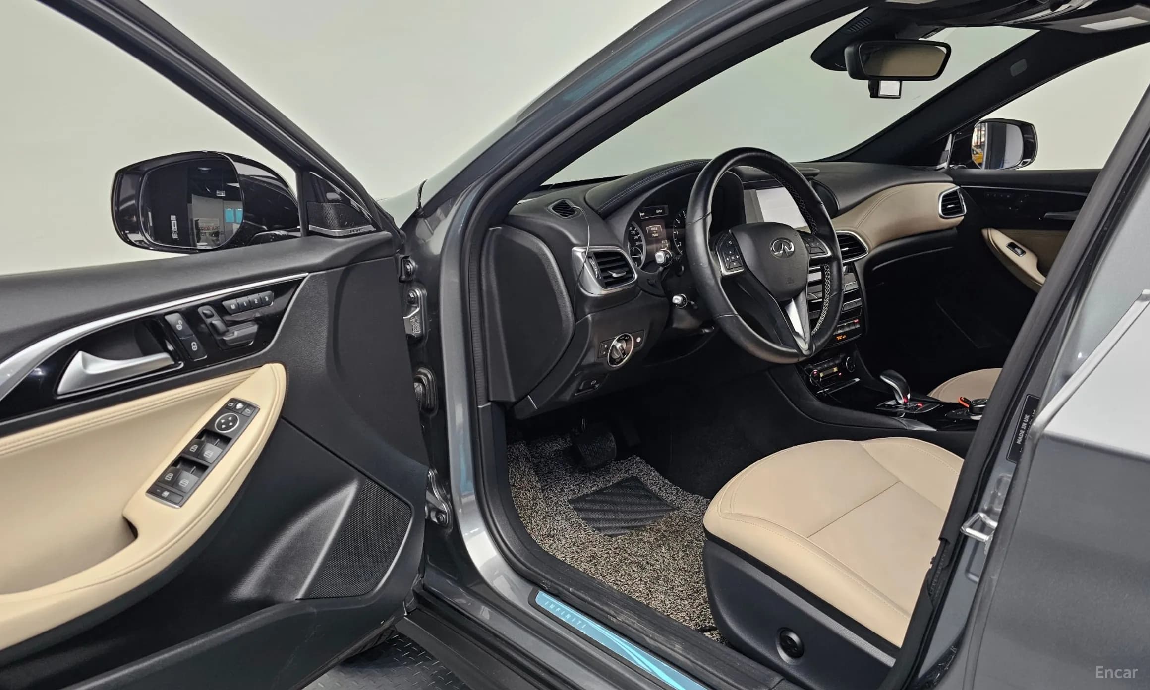 QX30