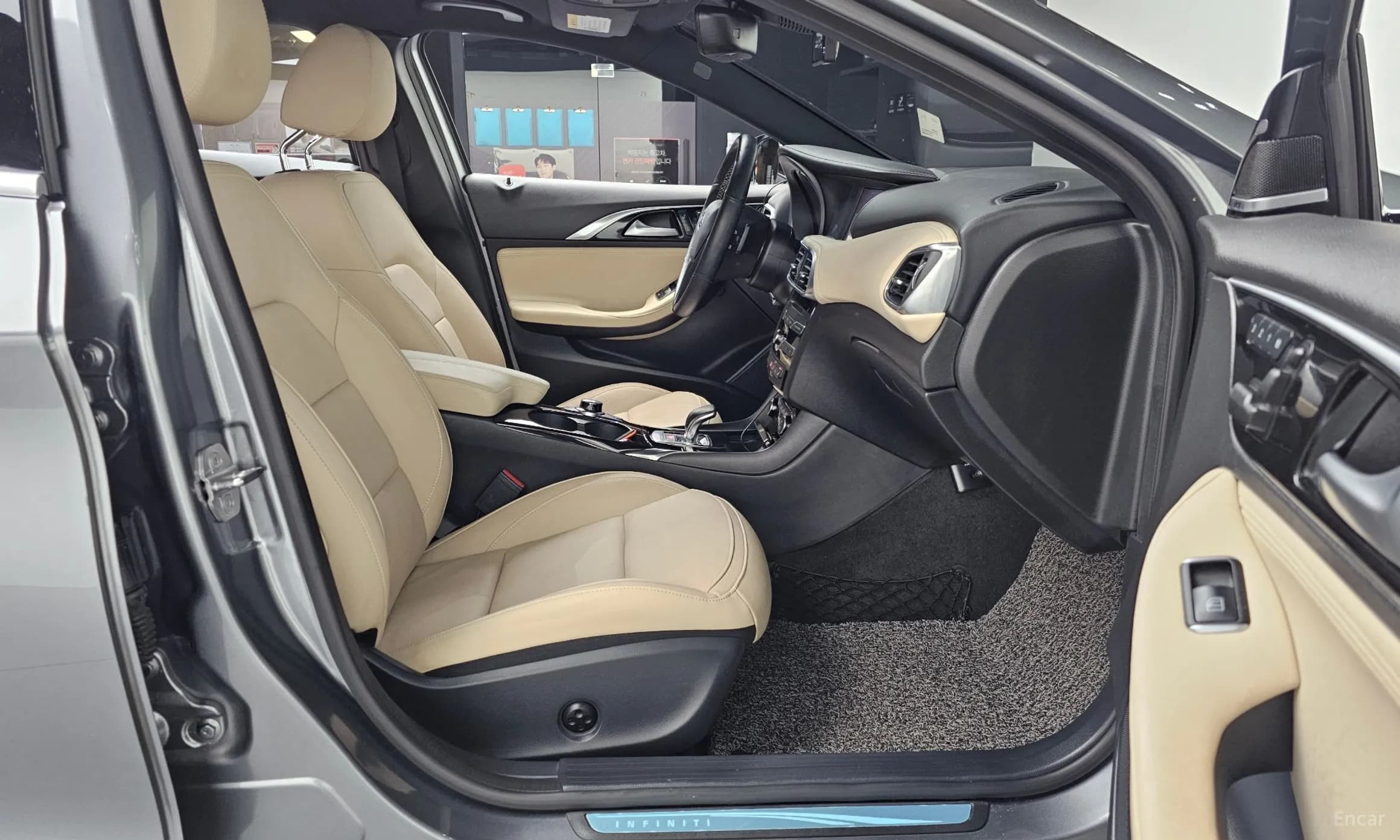 QX30