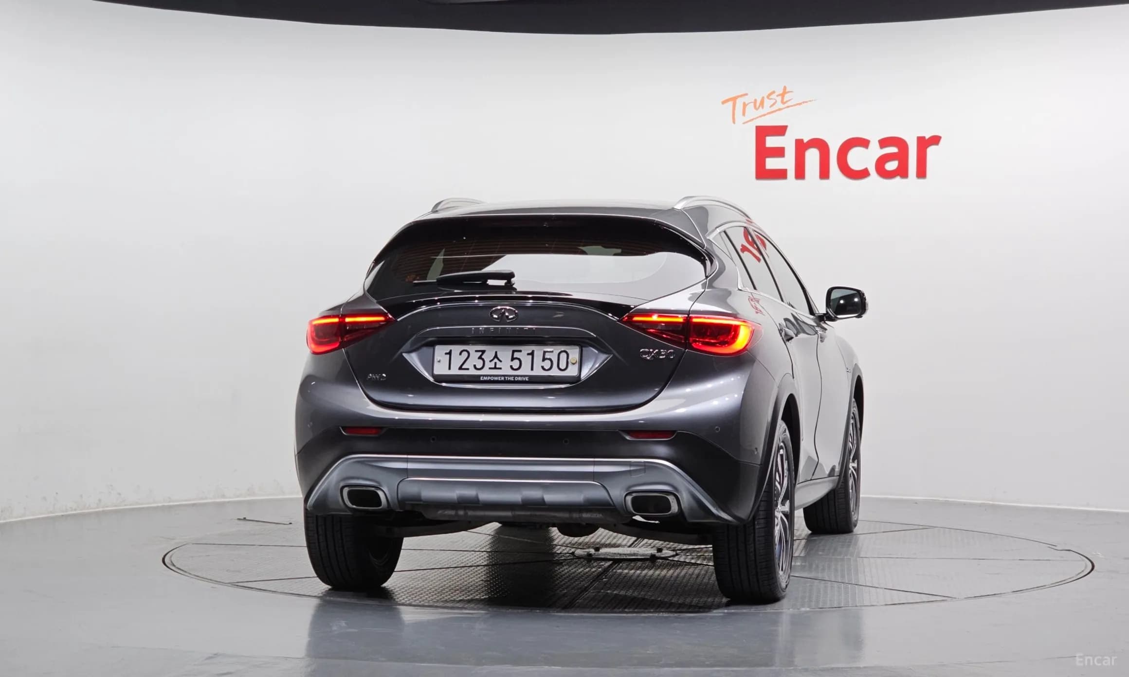 QX30