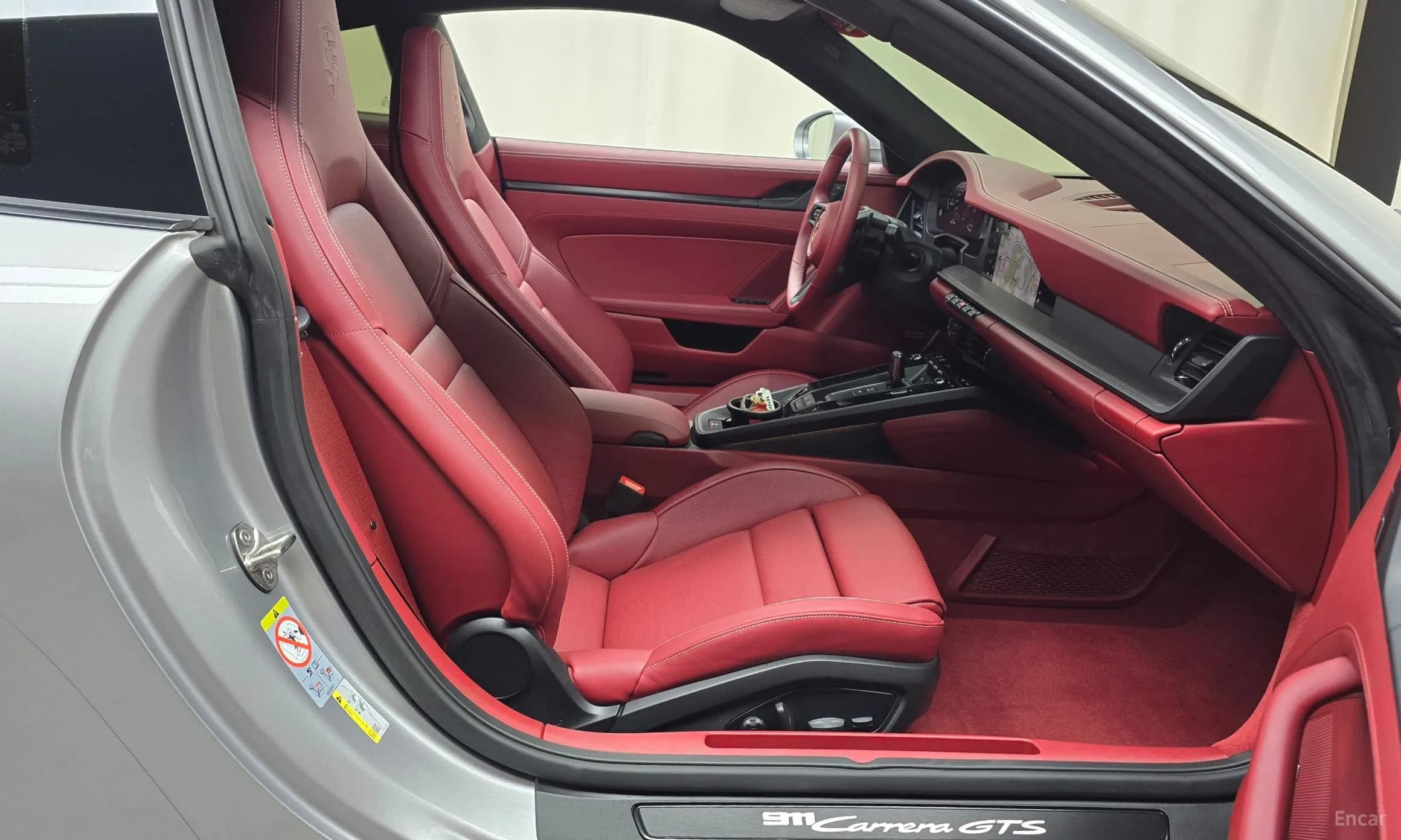 911 (992)