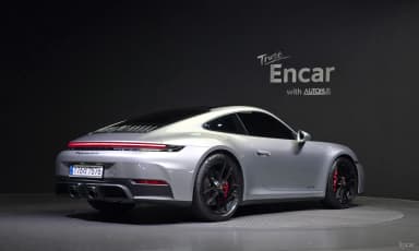 911 (992)