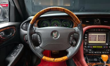 XJ-8