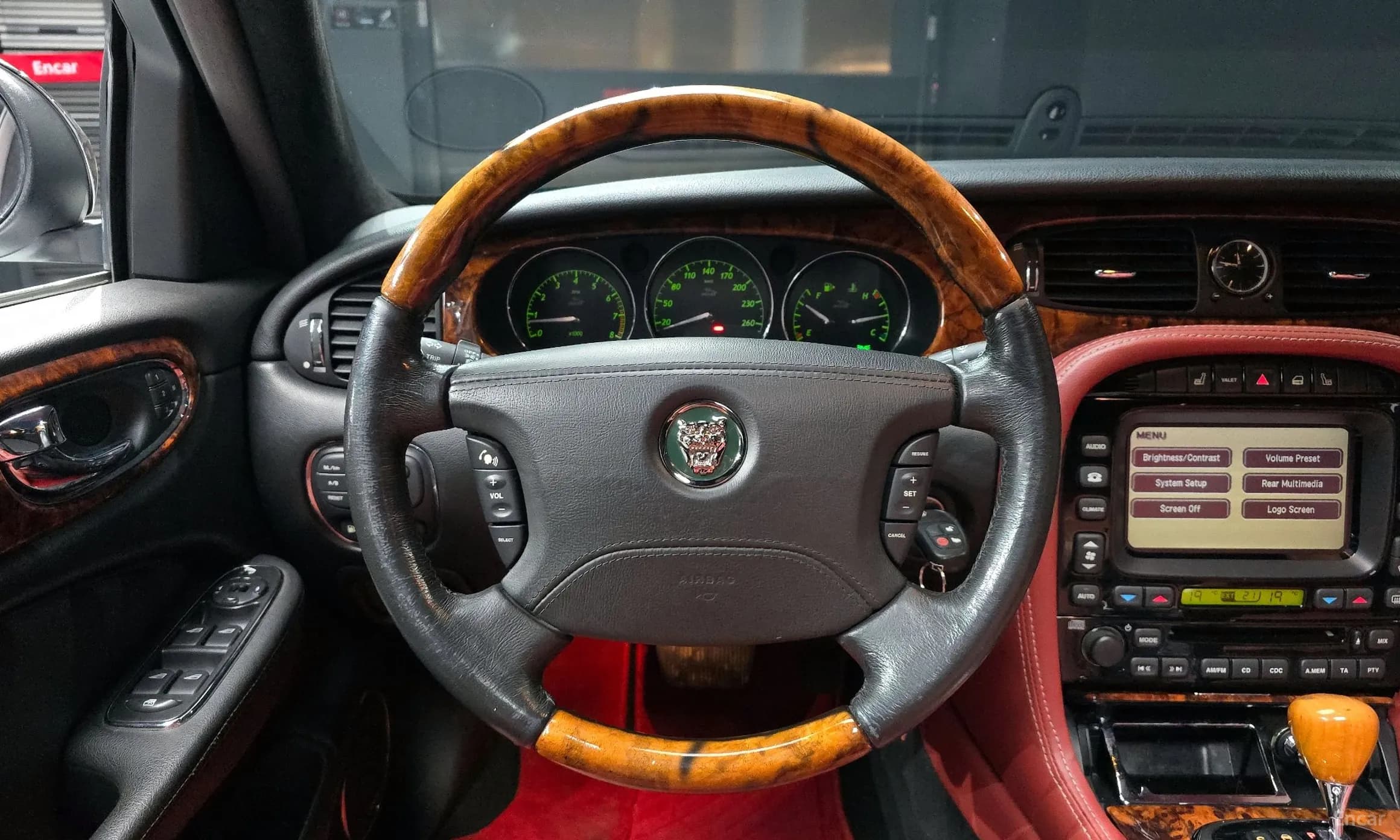 XJ-8