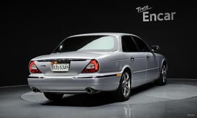 XJ-8