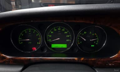XJ-8