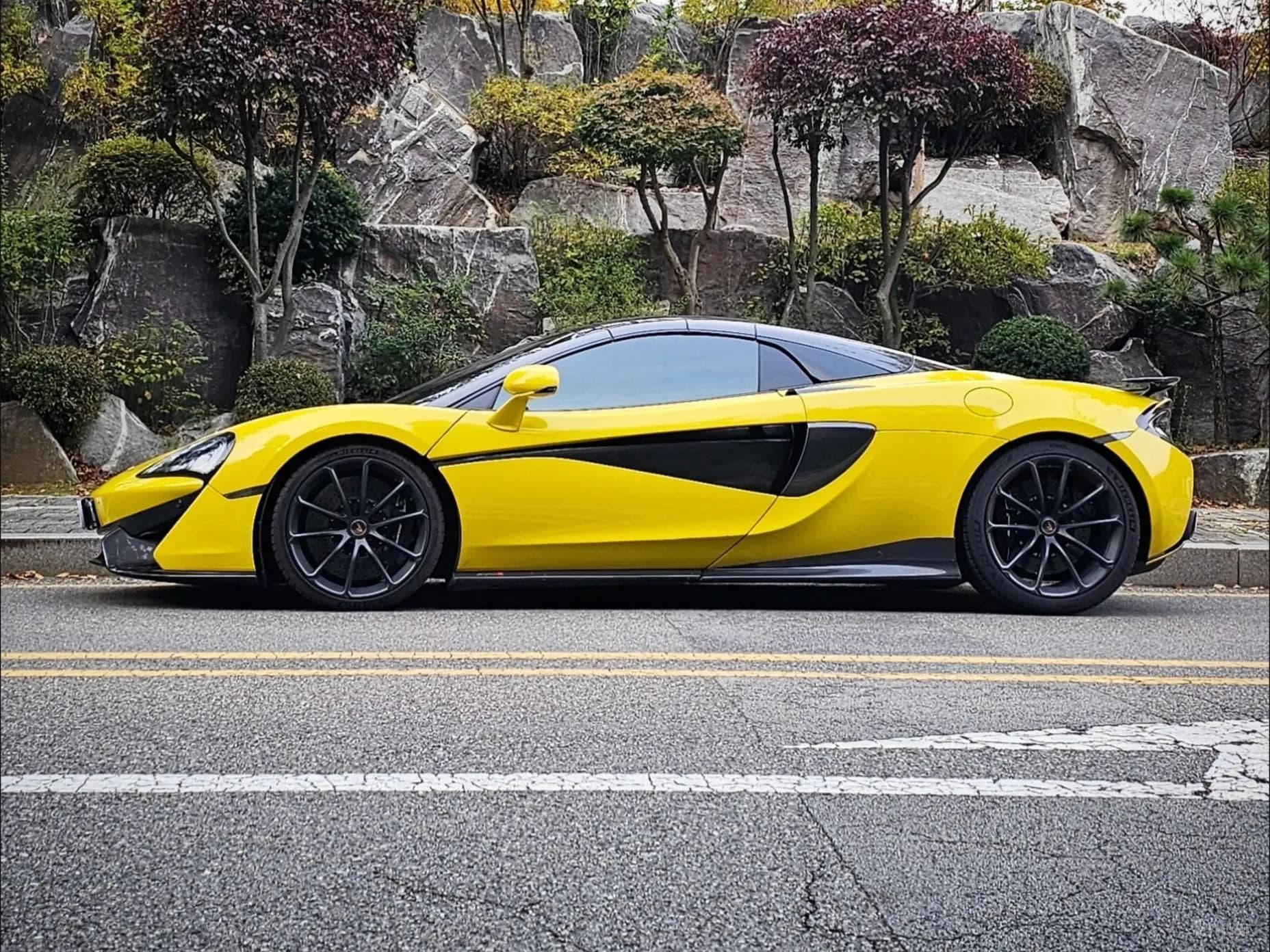 570S