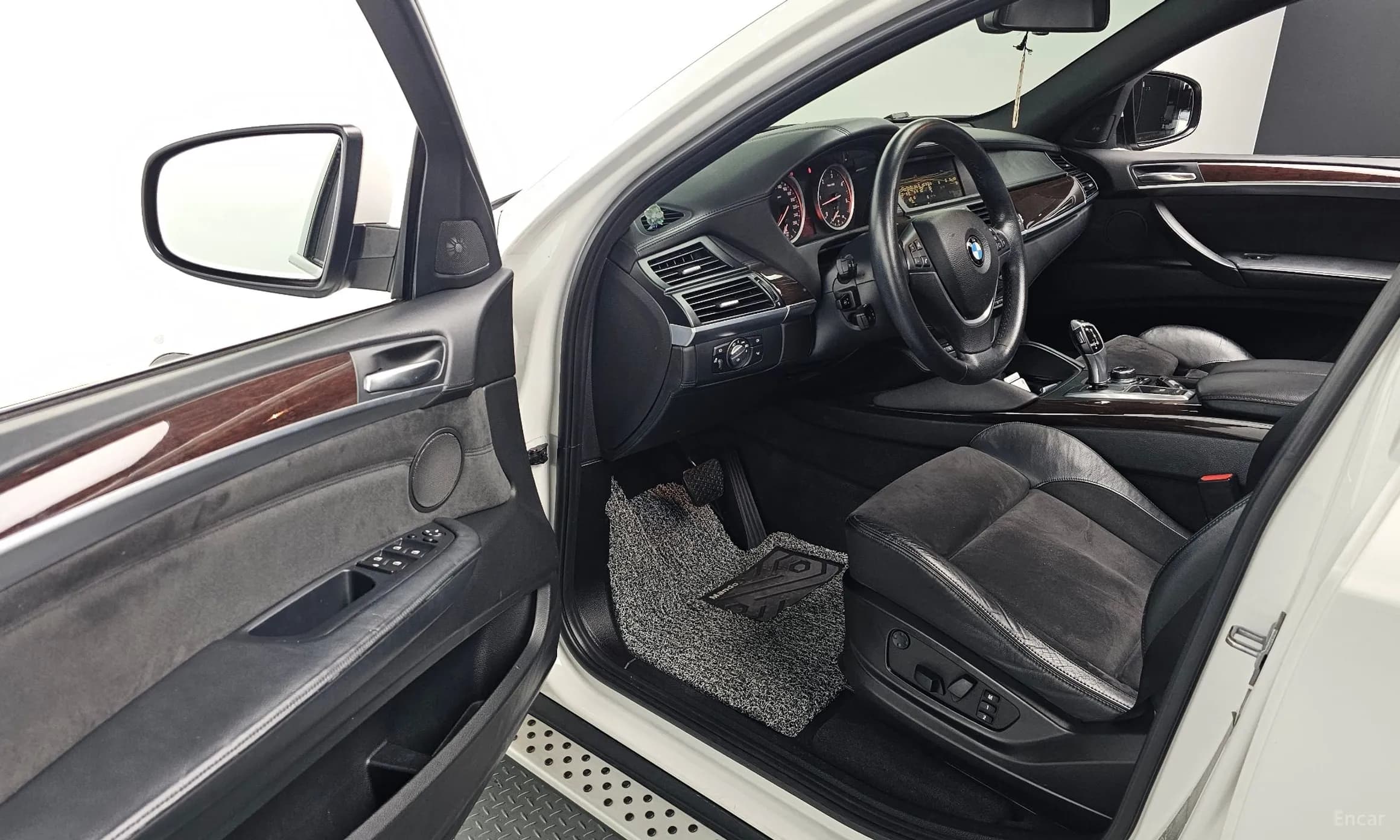 X6 (E71)