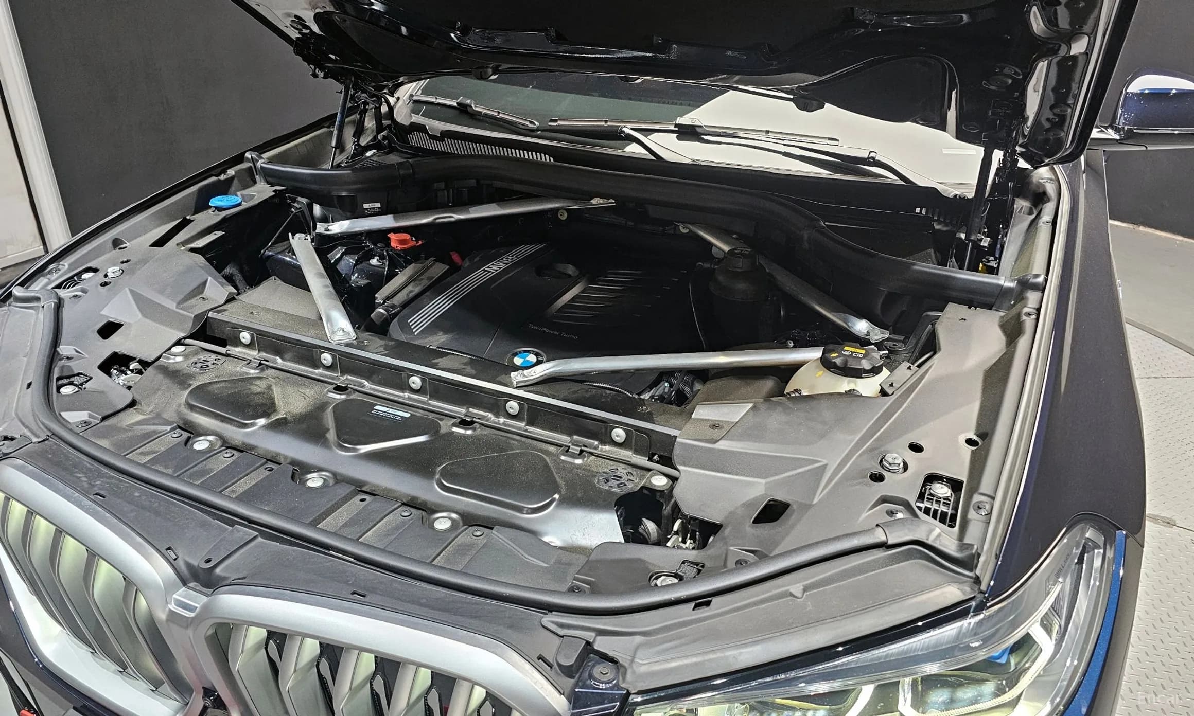 X6 (G06)