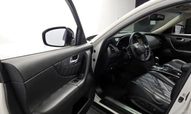 QX70
